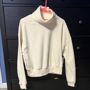 Old Navy Cream Turtleneck Pullover Sweater